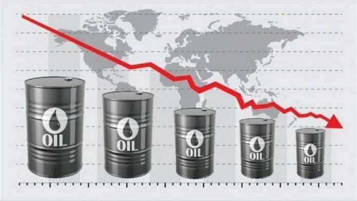 Oil-Prices-Decline-after-U.S-Fed-Rates-Decision-696x392
